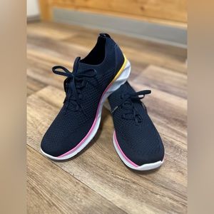 Women’s size 11 Navy Memory Foam Skechers